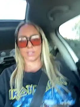 Snapshot of sunshinekisses chatting on 24, 5, 2026 sunshinekisses online show from 24, 5, 2026