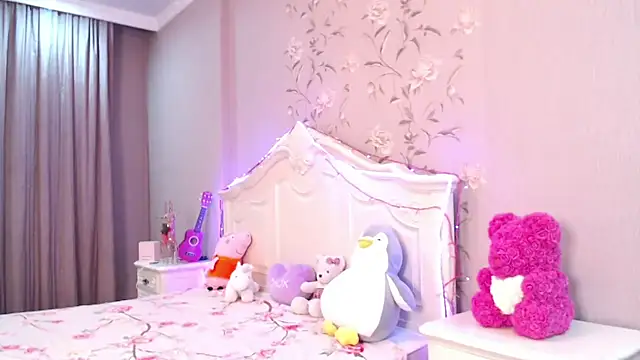 lilianbee online show from 2, 4, 2026