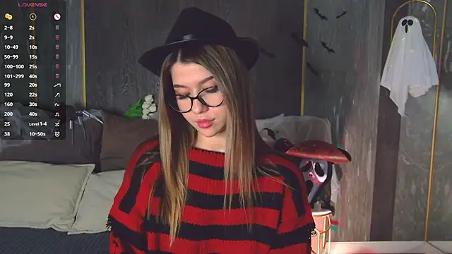 Sara Lewiis online show from 31, 10, 2025