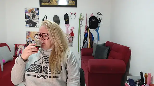 Snapshot of emperabigbootybigass chatting on 17, 10, 2025 emperabigbootybigass online show from 17, 10, 2025