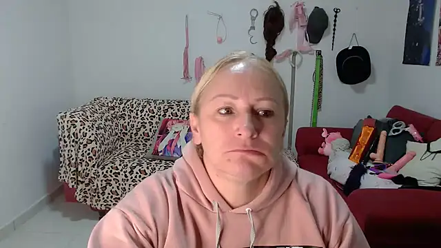 emperabigbootybigass online show from 16, 4, 2026