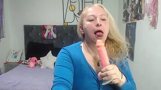 Snapshot of emperabigbootybigass chatting on 6, 7, 2026 emperabigbootybigass online show from 6, 7, 2026