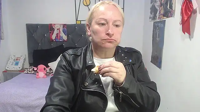 Snapshot of emperabigbootybigass chatting on 7, 7, 2026 emperabigbootybigass online show from 7, 7, 2026