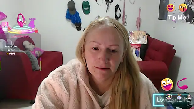 Snapshot of emperabigbootybigass chatting on 21, 11, 2025 emperabigbootybigass online show from 21, 11, 2025