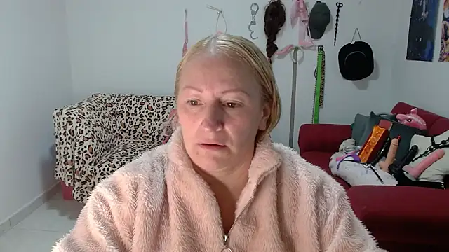 emperabigbootybigass online show from 15, 4, 2026