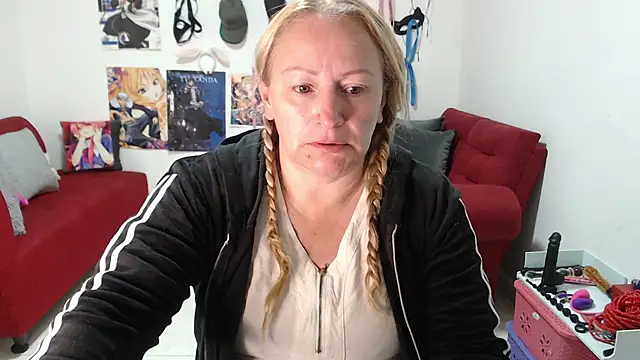 Snapshot of emperabigbootybigass chatting on 21, 10, 2025 emperabigbootybigass online show from 21, 10, 2025