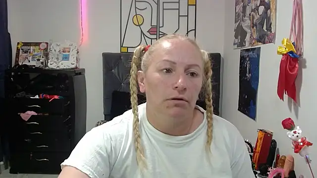 emperabigbootybigass online show from 11, 5, 2026