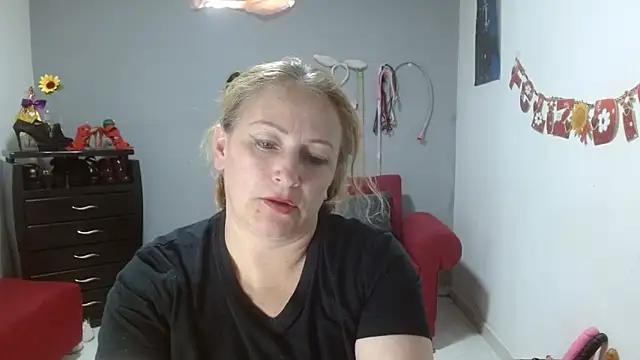 emperabigbootybigass online show from 12, 3, 2025