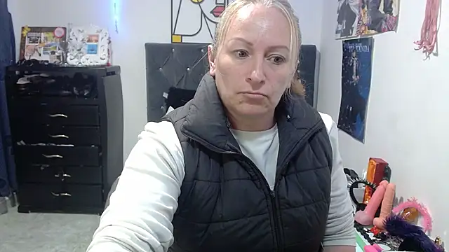 emperabigbootybigass online show from 4, 5, 2026