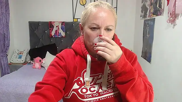 Snapshot of emperabigbootybigass chatting on 15, 7, 2026 emperabigbootybigass online show from 15, 7, 2026