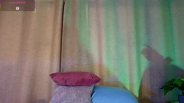 mia bonneett online show from 19, 10, 2025