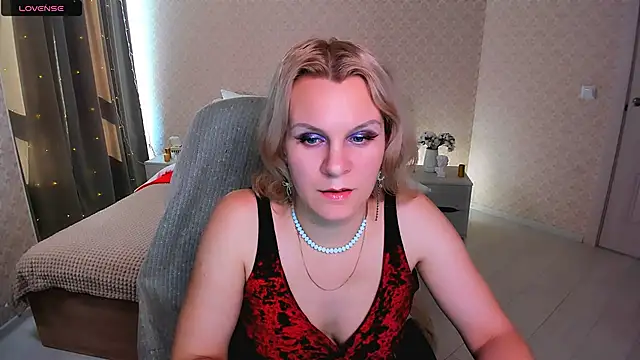 Louisa Bay online show from 7, 3, 2025