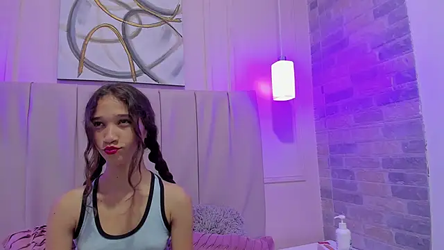 Baby Bella18 online show from 4, 12, 2024