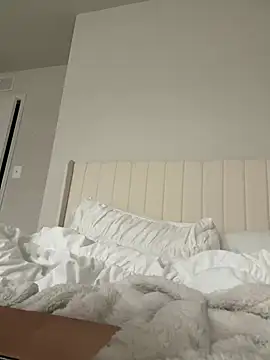 emilycoco online show from 22, 2, 2026