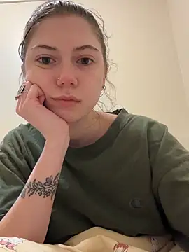 emilycoco online show from 20, 2, 2026