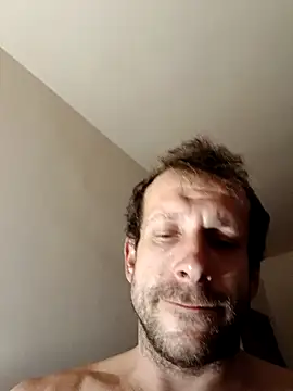 Snapshot of DonCristian chatting on 23, 11, 2025 DonCristian online show from 23, 11, 2025