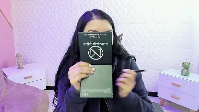 Violetaa diazz online show from 7, 11, 2025