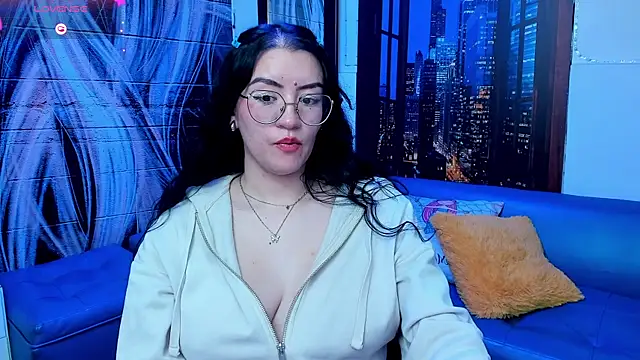 Violetaa diazz online show from 2, 2, 2025