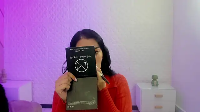 Violetaa diazz online show from 25, 3, 2026