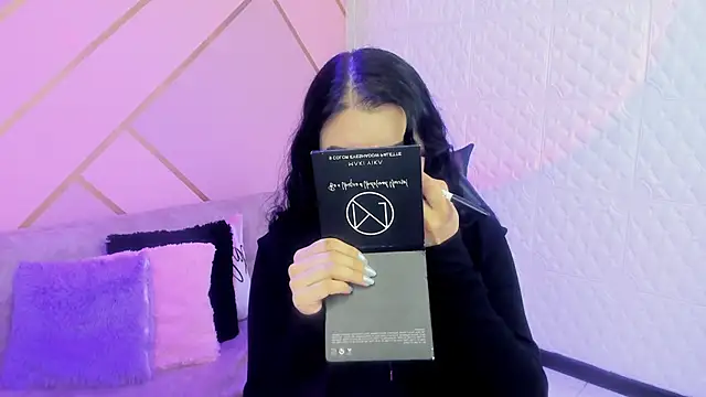 Violetaa diazz online show from 12, 2, 2026