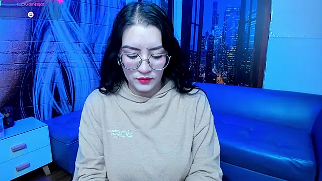 Violetaa diazz online show from 25, 2, 2025