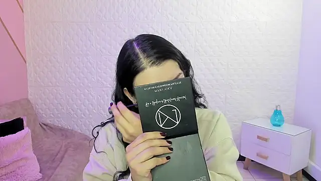 Violetaa diazz online show from 9, 10, 2025