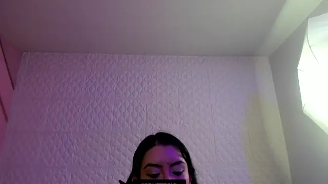 Violetaa diazz online show from 4, 6, 2026