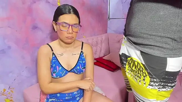 Snapshot of Living_room chatting on 5, 3, 2025 Living room online show from 5, 3, 2025