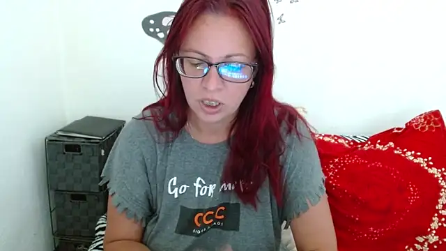 Snapshot of LadyHellene chatting on 1, 6, 2026 LadyHellene online show from 1, 6, 2026