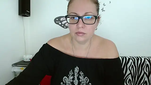 Snapshot of LadyHellene chatting on 28, 11, 2025 LadyHellene online show from 28, 11, 2025