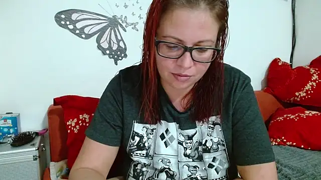 Snapshot of LadyHellene chatting on 10, 11, 2025 LadyHellene online show from 10, 11, 2025