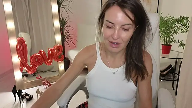 Beylly online show from 14, 2, 2025