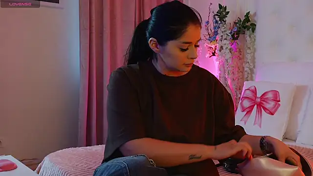 Amberseyes online show from 12, 5, 2026