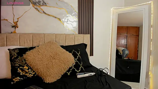 Snapshot of cristalwalker__ chatting on 1, 7, 2026 cristalwalker online show from 1, 7, 2026