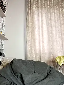 Lola Hale online show from 23, 10, 2025