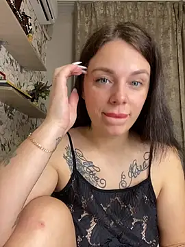 Lola Hale online show from 28, 11, 2025