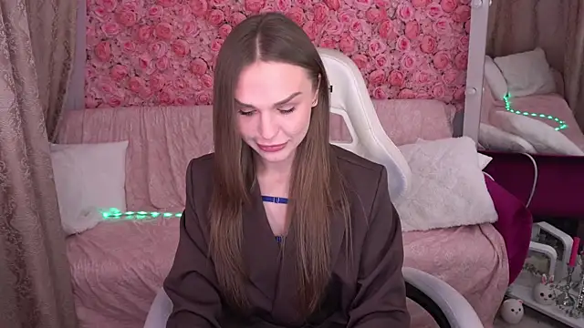 KiraGrayy online show from 3, 3, 2026