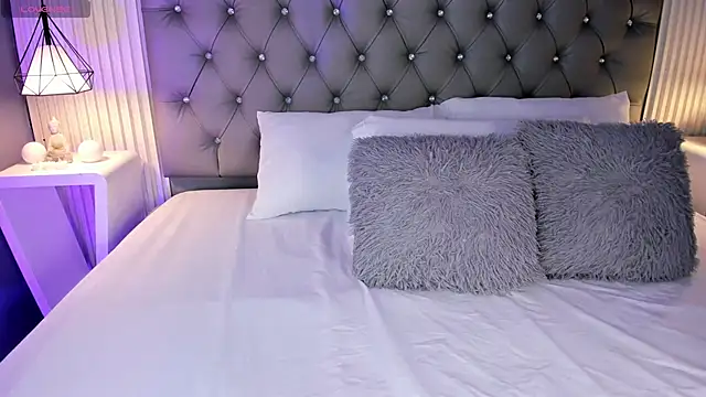 VioletthaRous online show from 5, 3, 2026