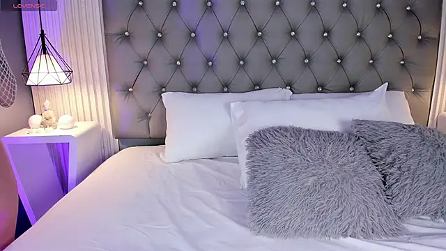 VioletthaRous online show from 9, 3, 2026