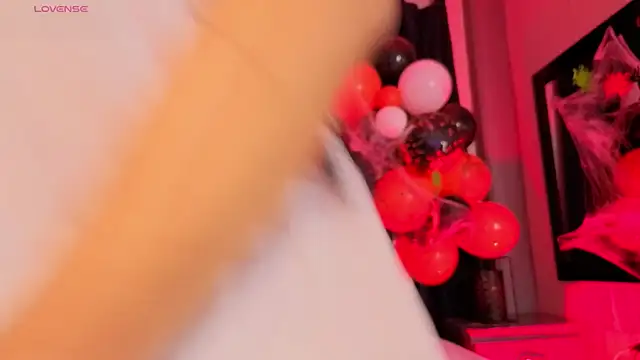 Snapshot of Mia_Oxford chatting on 19, 10, 2025 Mia Oxford online show from 19, 10, 2025