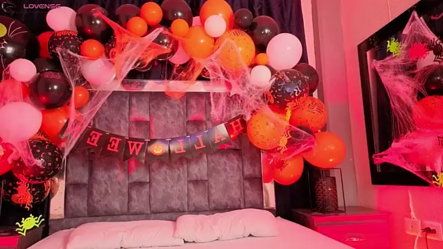 Snapshot of Mia_Oxford chatting on 21, 10, 2025 Mia Oxford online show from 21, 10, 2025