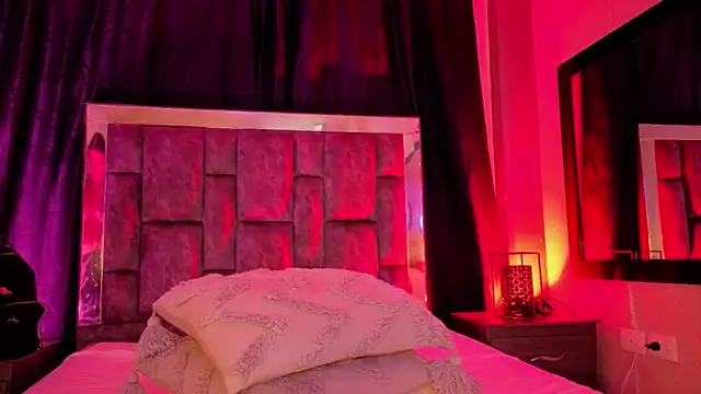 Snapshot of Mia_Oxford chatting on 15, 10, 2025 Mia Oxford online show from 15, 10, 2025