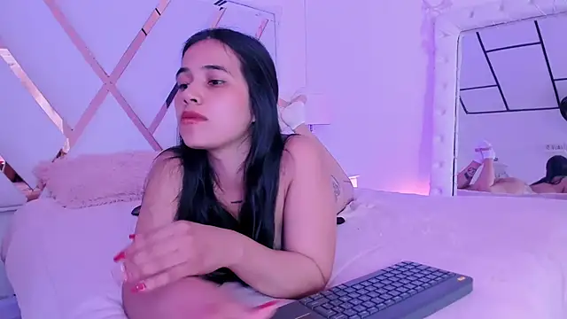 Snapshot of naughty__sara chatting on 28, 2, 2025 naughty  sara online show from 28, 2, 2025