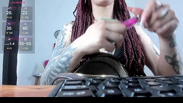 Sofi F w online show from 22, 12, 2025