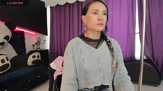 Snapshot of Coral_Gibson chatting on 10, 10, 2025 Coral Gibson online show from 10, 10, 2025