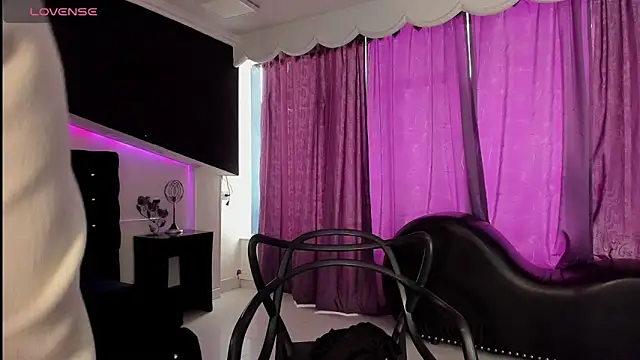 Coral Gibson online show from 18, 4, 2026