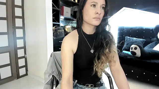 Snapshot of Coral_Gibson chatting on 22, 10, 2025 Coral Gibson online show from 22, 10, 2025