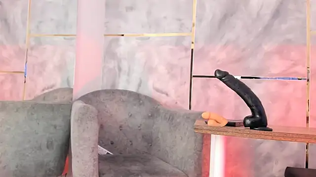 Ellaochoa online show from 10, 11, 2025