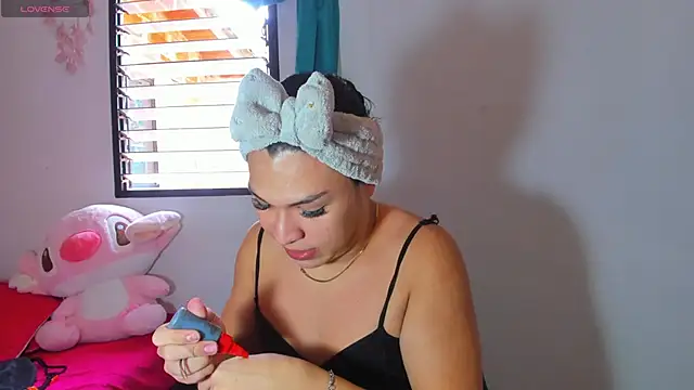 Snapshot of miavalentinaaa chatting on 25, 11, 2025 miavalentinaaa online show from 25, 11, 2025