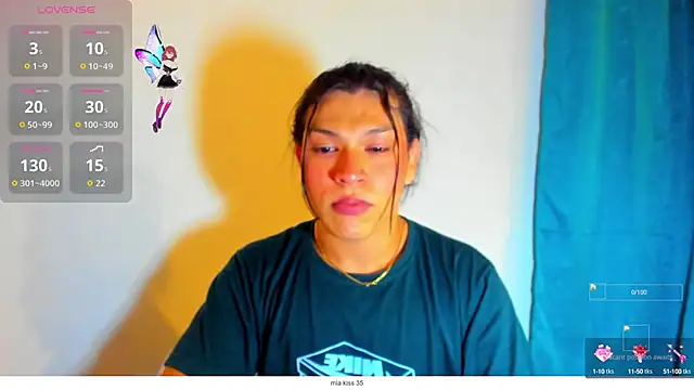 Snapshot of miavalentinaaa chatting on 15, 9, 2025 miavalentinaaa online show from 15, 9, 2025